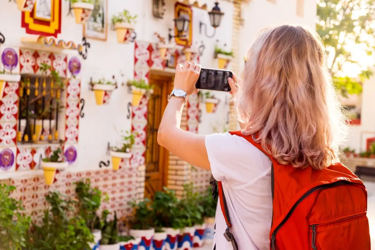 mujer viajando