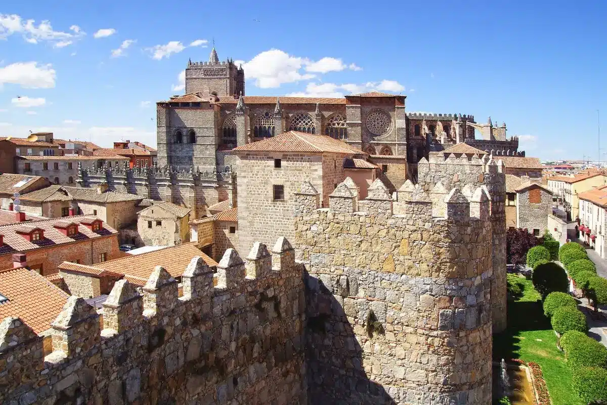 Qué ver en Ávila: lugares clave en la ciudad amurallada