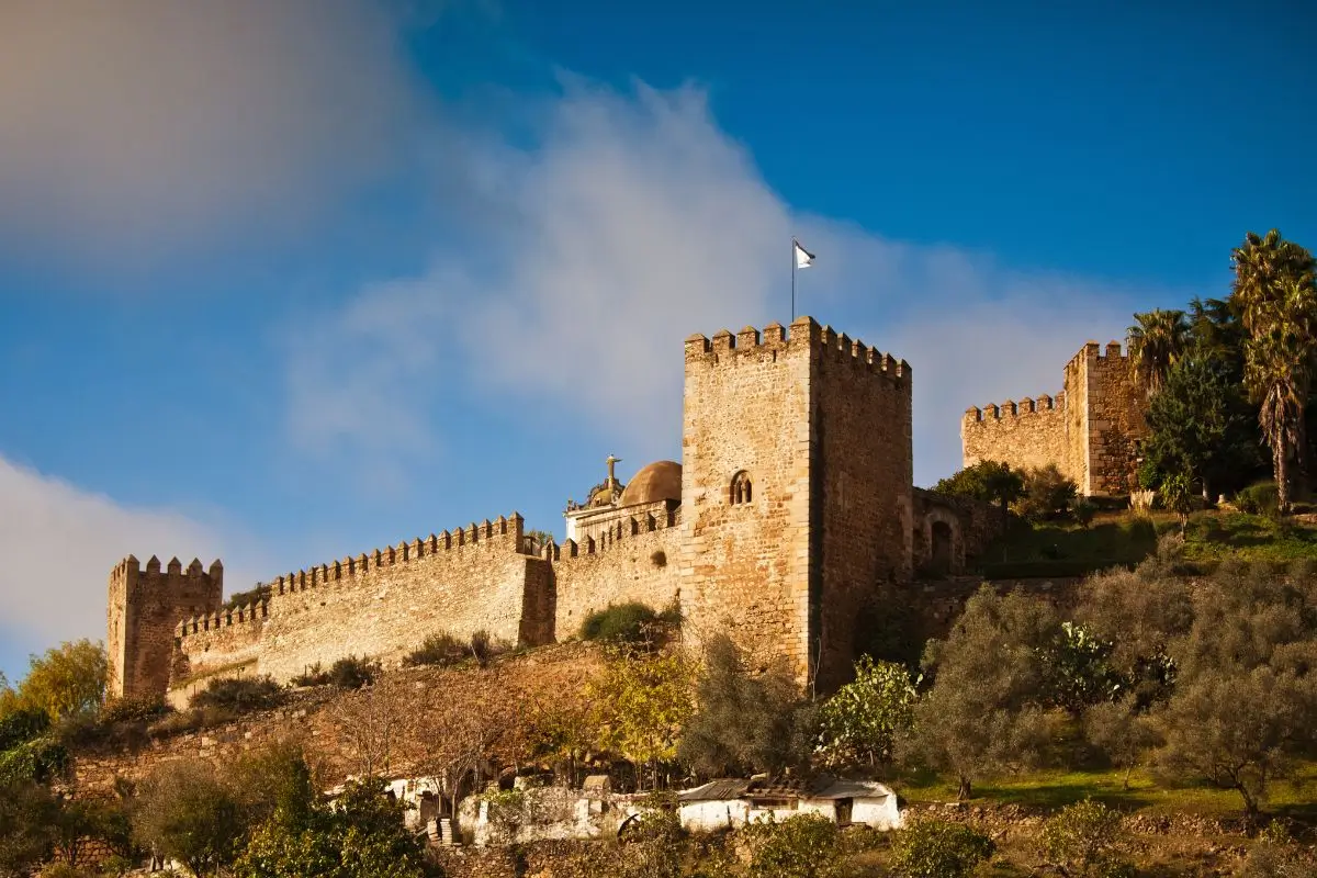 14 pueblos bonitos de Extremadura que debes visitar - castillo templario jerez de los caballeros
