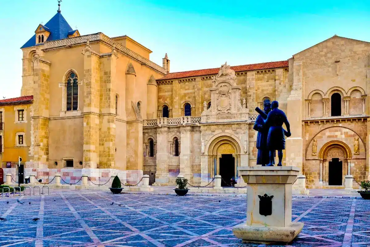 Qué ver en León basilica san isidoro