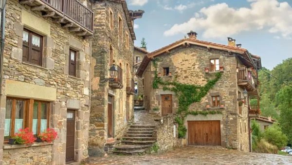 Pueblos bonitos cerca de Barcelona que debes visitar Rupit i Pruit